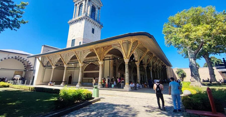 Istanbul Topkapı Palace and Harem Guide Tour - Meeting in Sultanahmet: FOODIE-IST to a smooth start