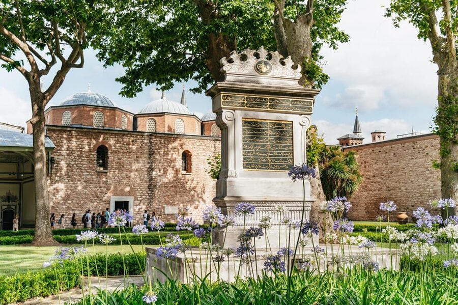 Istanbul: Topkapi Palace and Harem Guided Tour with Ticket - Topkapi Palace highlights in about 2 hours: your route, your focus