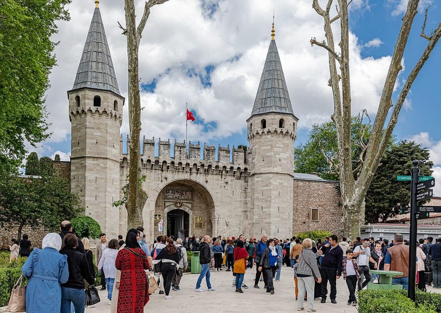 Istanbul: Topkapi Palace and Harem Ticket with Audio Guide - What Topkapi shows you: courtyards, collections, and rare objects