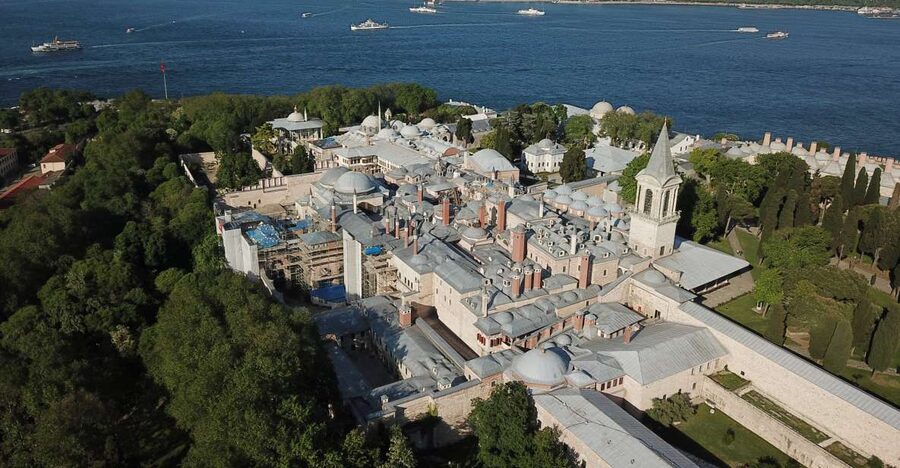 Istanbul: Topkapi Palace and Harem Ticket with Audio Guide - Golden Horn and Bosphorus views, plus the AR underwater moment