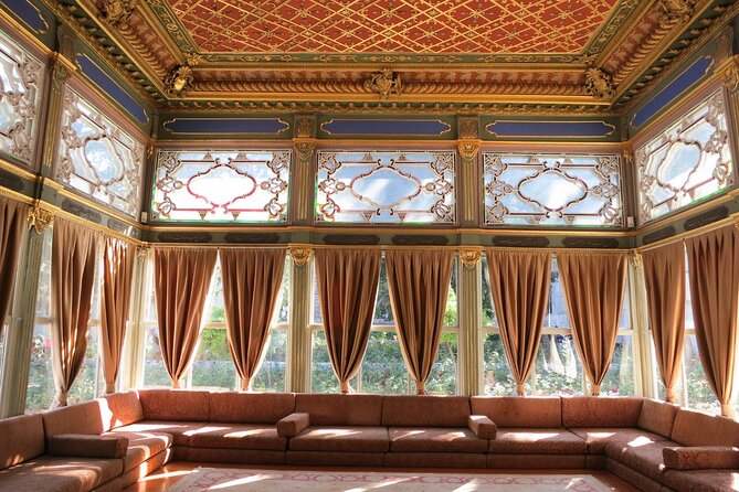 Istanbul: Topkapi Palace Guided Tour and Skip The Line - Historical Kitchens and the Treasury: where the daily and the dramatic meet