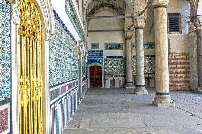 Istanbul: Topkapi Palace Guided Tour and Skip The Line - Hagia Irene Museum: a short visit with big context
