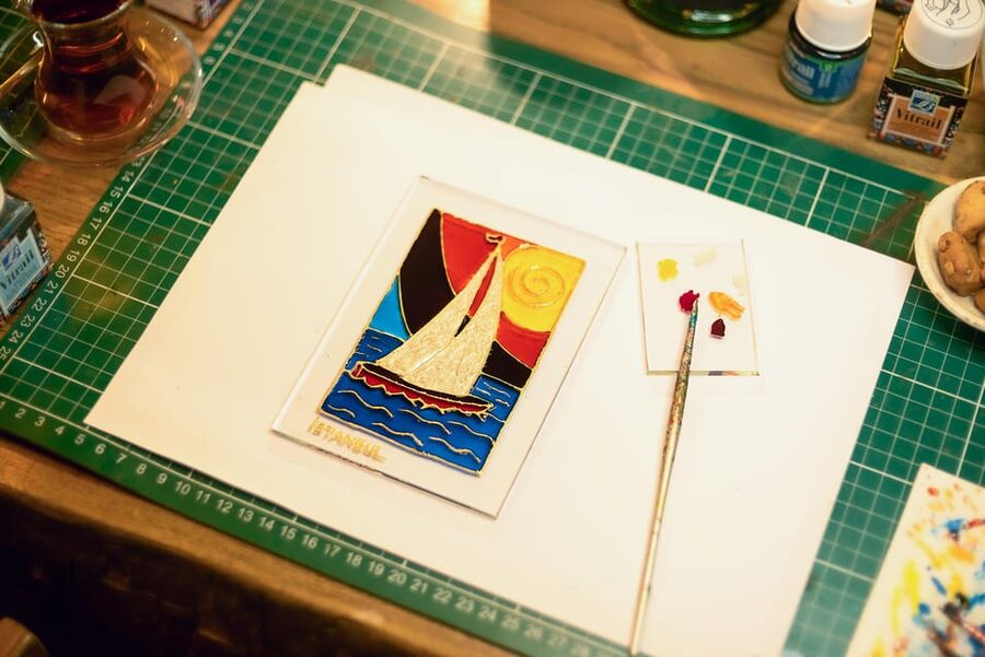 Istanbul: Traditional Stained Glass Painting Workshop - Who should book this workshop (and who might not love it)
