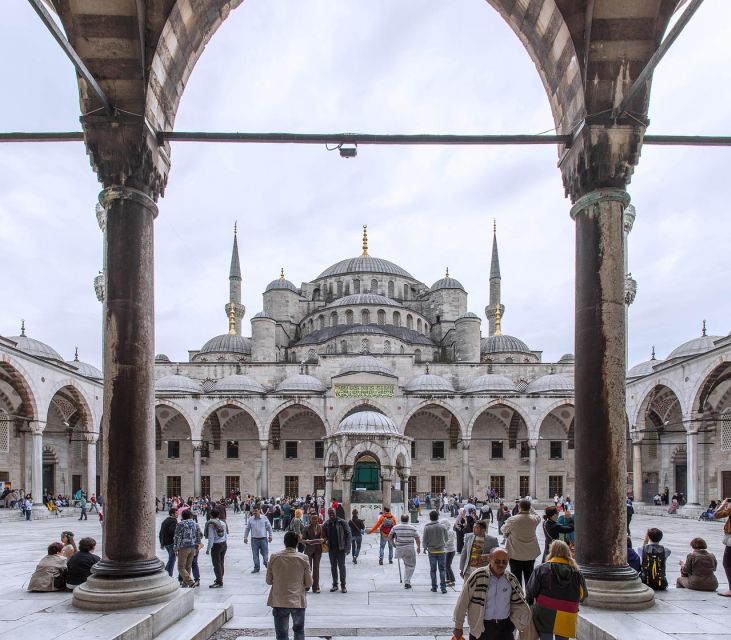 Istanbul Walking Tour: Discovering Old Town - Meeting Point at Pudding Shop Lale Restaurant: Start on Time