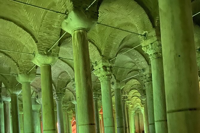 IstanbulBasilicaCistern/fastEntranceEnglish/Spanish (not tickets) - Key highlights to look for