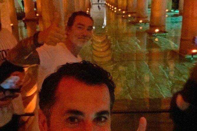 IstanbulBasilicaCistern/fastEntranceEnglish/Spanish (not tickets) - Meeting point near Sultanahmet, getting there without stress