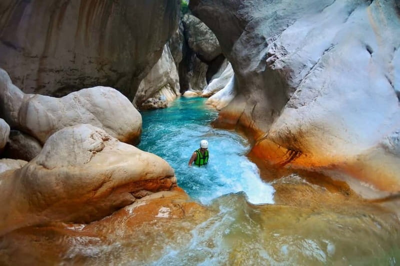 Kemer: Party Bus to Goynuk Canyon with Entrance Ticket - Food, facilities, and staying comfortable for a half-day trip