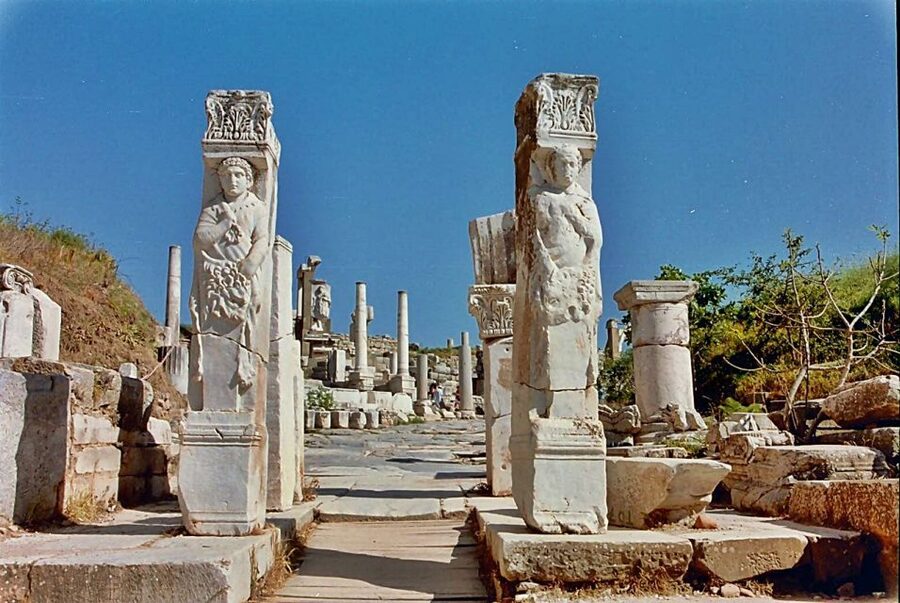 Kusadasi: Ephesus Small Group Tour - Small-Group Style: Why the Guide Can Make or Break Ephesus