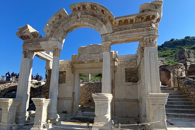 Kusadasi Port PRIVATE EPHESUS TOUR (fixed price 1 to 15 people) - The carpet and kilim stop, how to enjoy it without getting pulled into shopping