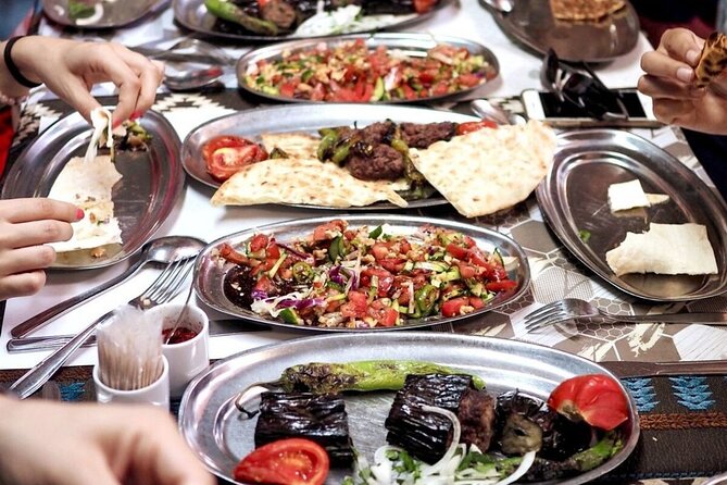 Local Food, History and Hidden Places Walking Tour in Istanbul - Morning Start at Misir Çarşısı, Spice Market Breakfast Finds