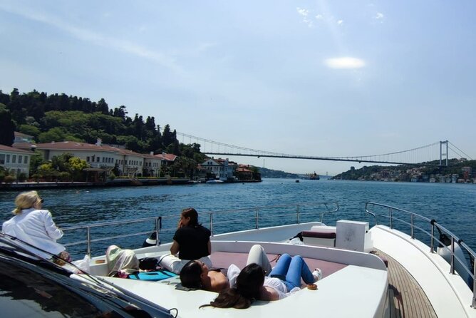 Luxury Bosphorus Yacht Cruise – Stopover in Asian Side - Why This Bosphorus Yacht Cruise Works: Two Continents in One Afternoon