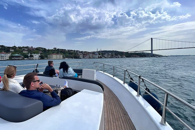 Luxury Bosphorus Yacht Cruise – Stopover in Asian Side - Wind, Deck Time, and What to Wear