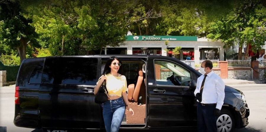 Luxury Private Yacht Rental - Private van pickup and 2-hour timing that keeps things easy