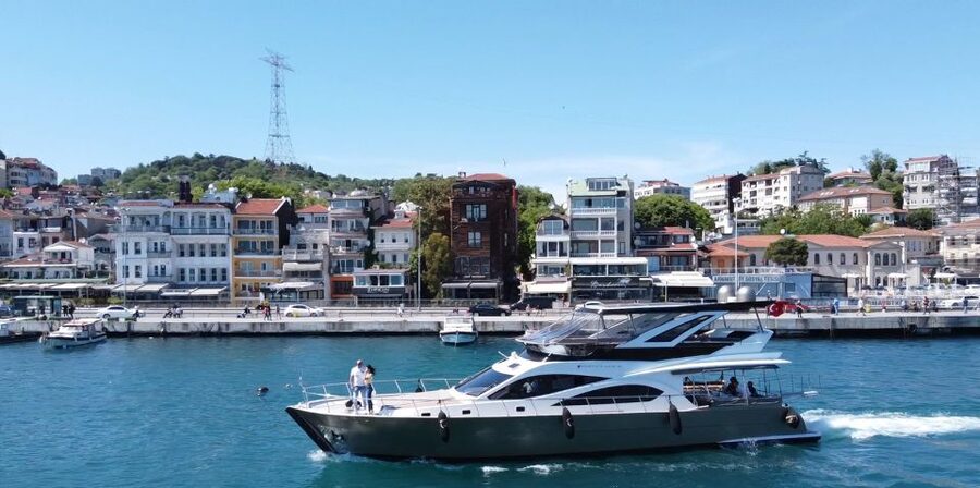 Luxury Private Yacht Rental - Crew and boat condition, what to watch for before you decide
