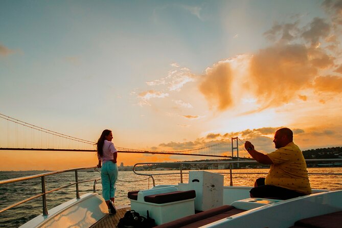 Luxury Sunset Yacht Cruise on the Bosphorus – Refresh & Relax - How the guide experience can vary, and how you can control it