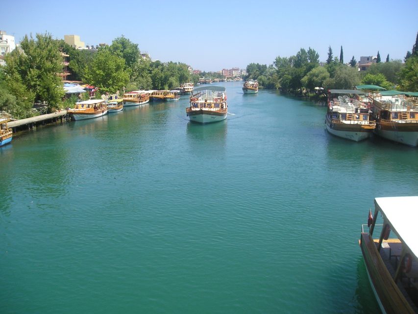 Manavgat Cruise & Grand Bazaar w/Lunch and Unlimited Drinks - Blue Mosque Stop: A Calm Cultural Pause After Shopping