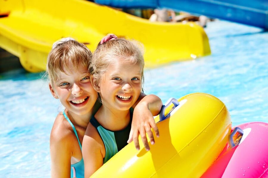 Marmaris: Aqua Dream Waterpark Entry Ticket & Hotel Transfer - Facilities you’ll actually use: lockers, sunbeds, changing rooms