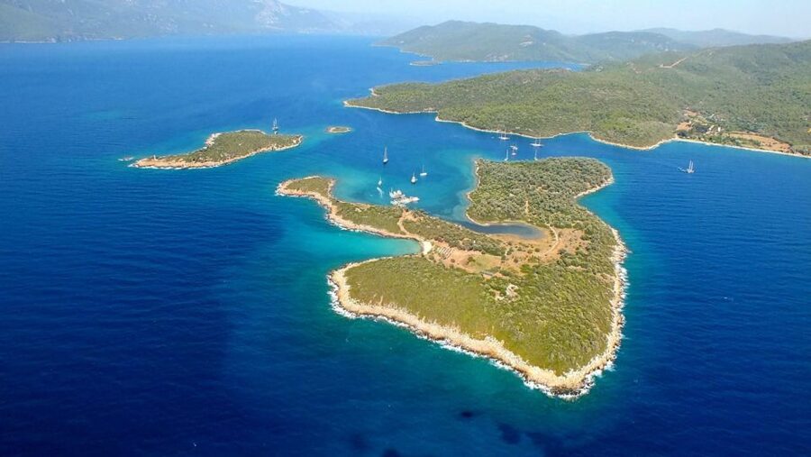 Marmaris: Cleopatra Island Boat Trip with Lunch and Transfer - Why this Cleopatra Island boat trip feels different from a city day