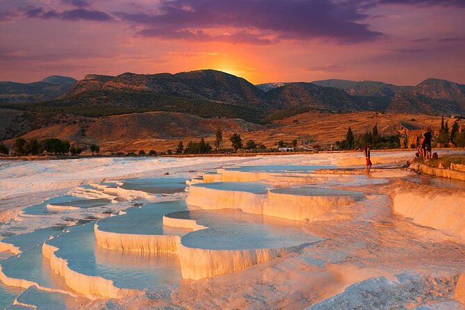 Marmaris Pamukkale Tour By Night / Away From The Crowds - Why This “Night” Pamukkale Trip Feels Less Crowded