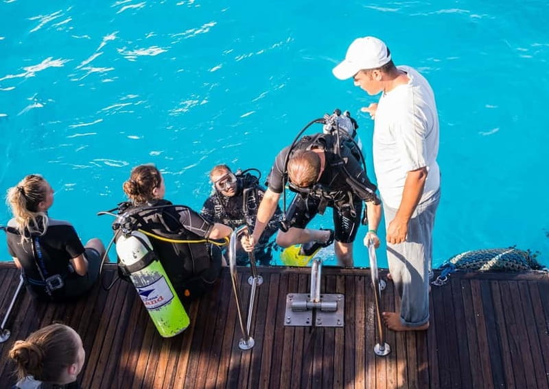 Marmaris: Scuba Diving, Incl. 2 Dive, Lunch w/Hotel Transfer - Onboard setup: equipment, instruction, and calm hand signals