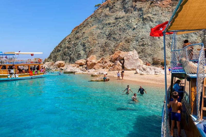 Oludeniz: Butterfly Valley, St. Nicholas Island incl. Lunch - From Grand Vega at Belcekiz Beach to open water