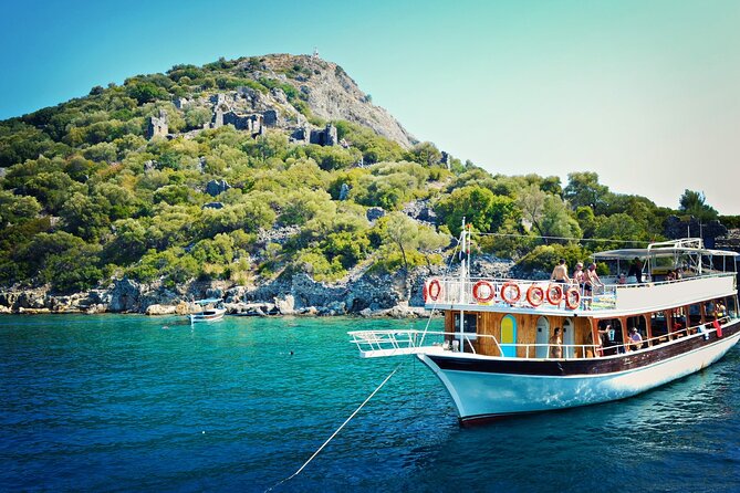 Orak Island, German Bay, Rabbit Bay Boat Tour incl. Lunch - Lunch on board: what you’ll eat and why it matters