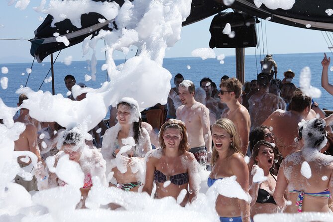 Pirate Boat Trip from Bodrum Incl. Lunch and Drinks - Akvaryum Koyu Near Gümbet: Snorkeling-Friendly Water