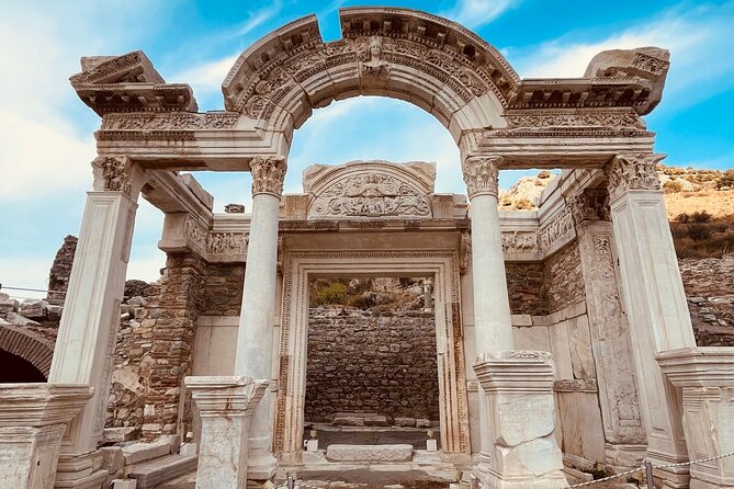Private Ephesus Tour from Izmir Port and Hotels - Lunch at a carpet production and training school, plus the shopping reality check