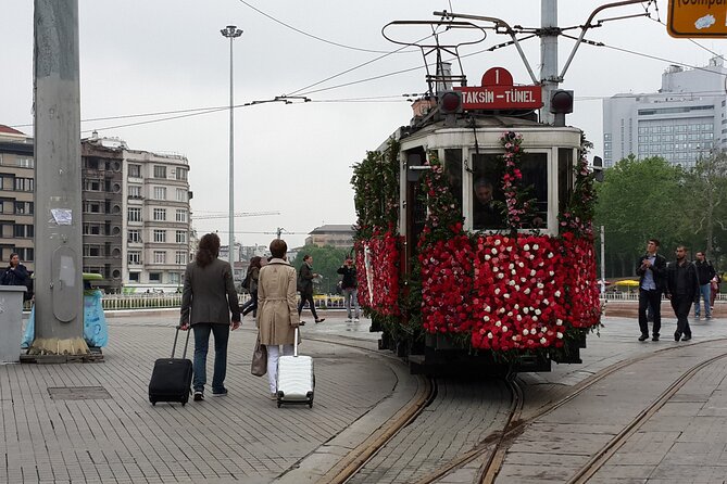 Private Istanbul Airport (IST) Arrival or Departure Transfer - The ride itself: traffic reality, but with less drama