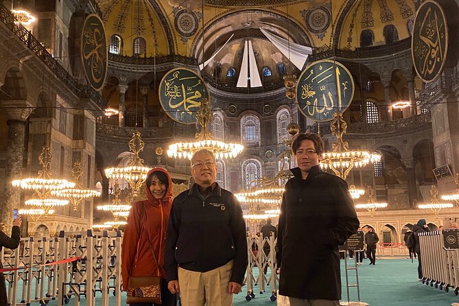 Private Minivan Transfer from Istanbul Airport - Finding Your Greeter Fast at Istanbul Airport (Exit Gate 13)
