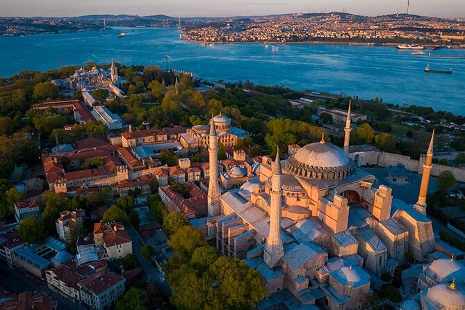 Private Tour to Historical Peninsula in Istanbul - Starting at the German Fountain, a clean entry into Sultanahmet