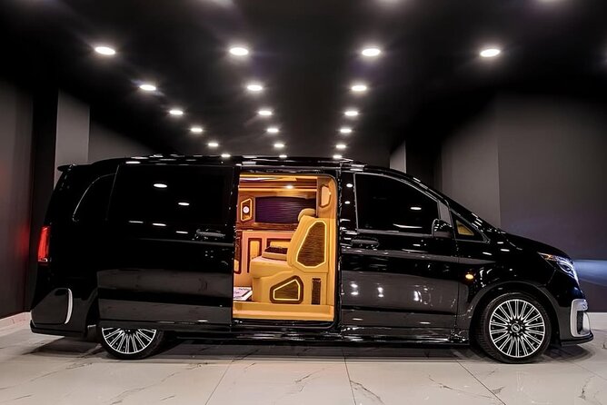 Private transfer from Nevşehir airport (NAV) to any hotel in Cappadocia - The name-sign pickup that saves your first 15 minutes