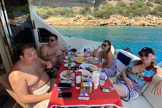Private VIP Motoryacht Charter in Bodrum For 6 Hours With Lunch - Gear Included: Paddle Board, Fishing Rod, and Snorkeling Equipment