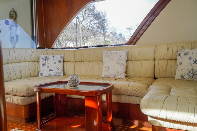 Private Yacht Cruise on Bosphorus - Timing, sunset mood, and what to wear for a 2-hour cruise