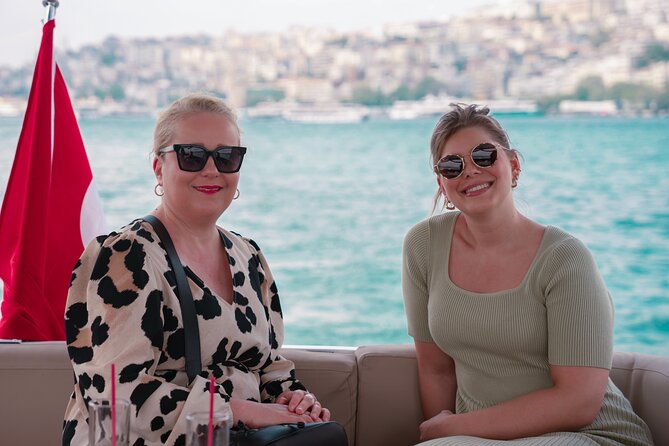 Private Yacht Cruise on The Bosphorus in Istanbul - Ortaköy, the Bosphorus Bridge, and Beylerbeyi Palace under it