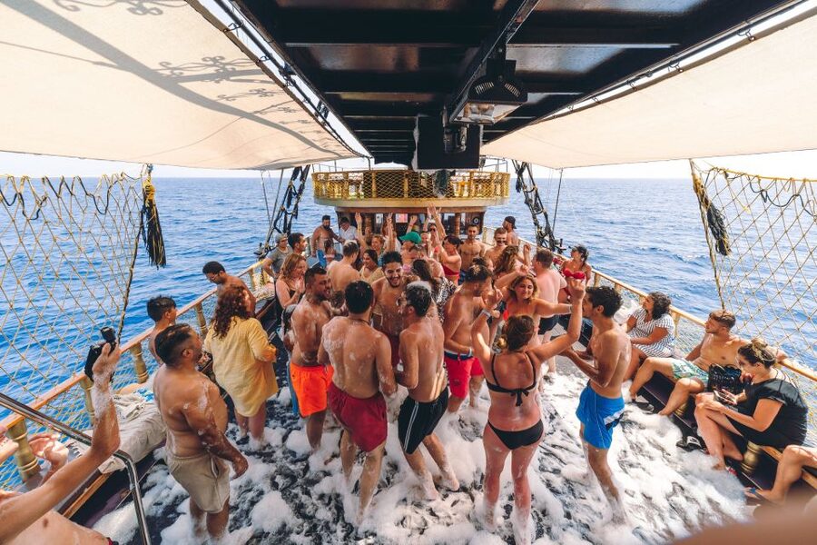 Red Dragon Pirate Boat Trip & Lunch - Pirate-Boat Vibes on the Red Dragon Route