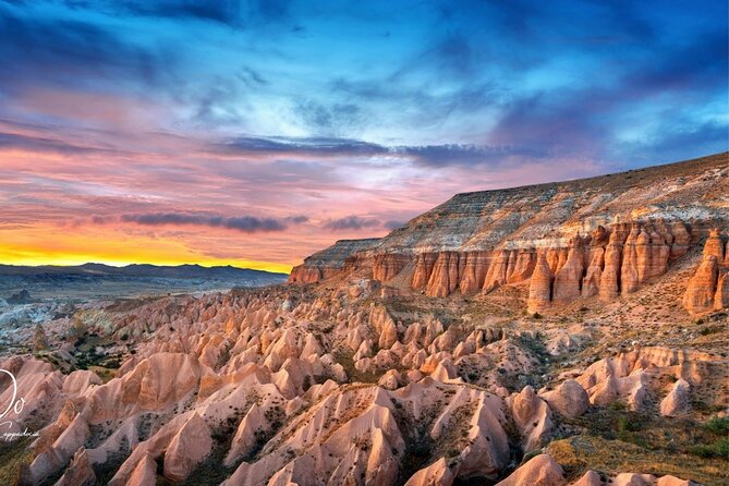 Red & Rose Valley Sunset Hiking Tour with a Trekking Dog "Oscar" - Getting Into Red and Rose Valley Sunset Mode in Göreme