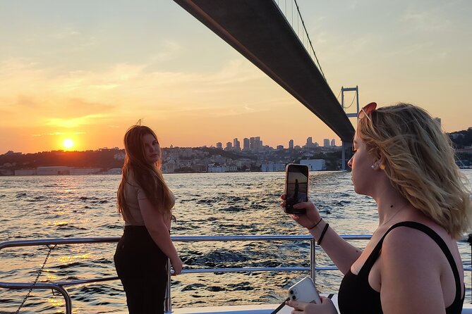 Scenic Bosphorus Sunset Cruise – 2.5 Hours of Luxury & Views - The Asian side shift: Anadoluhisarı, Küçüksu Pavilion, Beylerbeyi