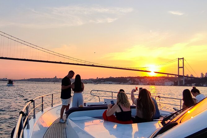 Scenic Bosphorus Sunset Cruise – 2.5 Hours of Luxury & Views - Üsküdar, Maiden’s Tower, and the view you’ll remember