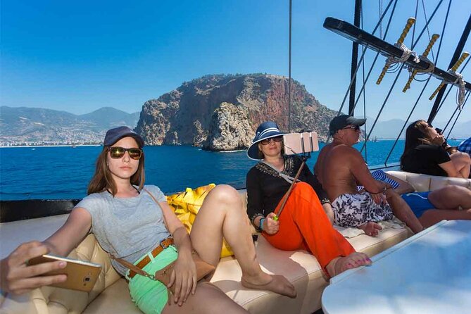 Side-Alanya: Pirate Yacht Tour (Legend Big Kral) with Lunch-Drink - Side to Alanya on a Pirate Yacht: The Real Mood