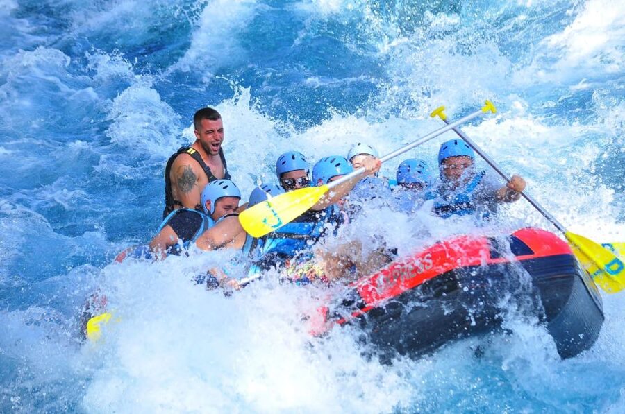 Side/Antalya: Jeep, Buggy, Rafting & Zipline Tour with lunch - Lunch by the river: when a buffet break keeps the adrenaline from crashing