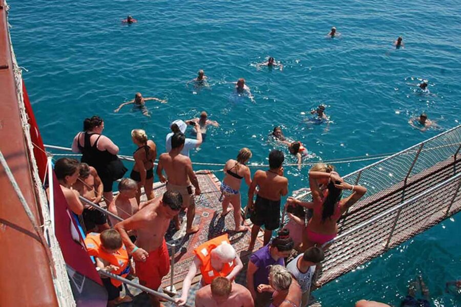 Side: Dolphin Island Boat Tour, Lunch, Sotf Drinks& Swimming - Why the Dolphin Island boat tour from Side is such an easy day
