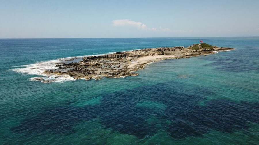 Side: Dolphin Island Boat Tour w/ Lunch & Foam Party - The sailing start along the Manavgat River, and the onboard rhythm