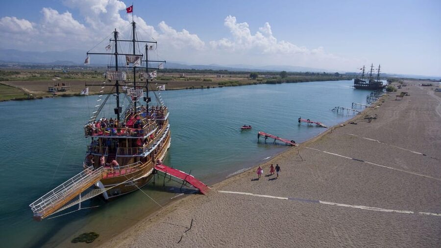 Side: Dolphin Island Boat Trip with Lunch & Unlimited Drinks - Swim stops count and the “time between” factor