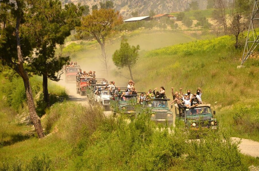 Side: Green Canyon and Waterfall Jeep Safari with Lunch - Price and value: why $27 feels like a deal