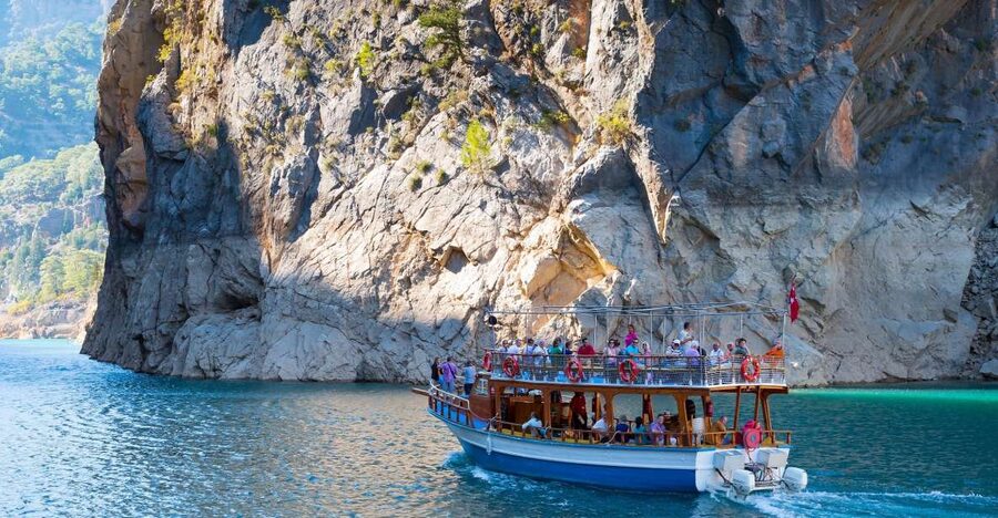 Side: Green Canyon Jeep and Boat Tour with Lunch - Oymapınar Dam: coffee, tea, and a calmer pause