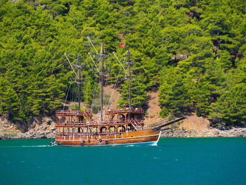 Side: Green Canyon Jeep and Boat Tour with Lunch - Green Lake boat cruise: swimming, fishing, and water slide fun