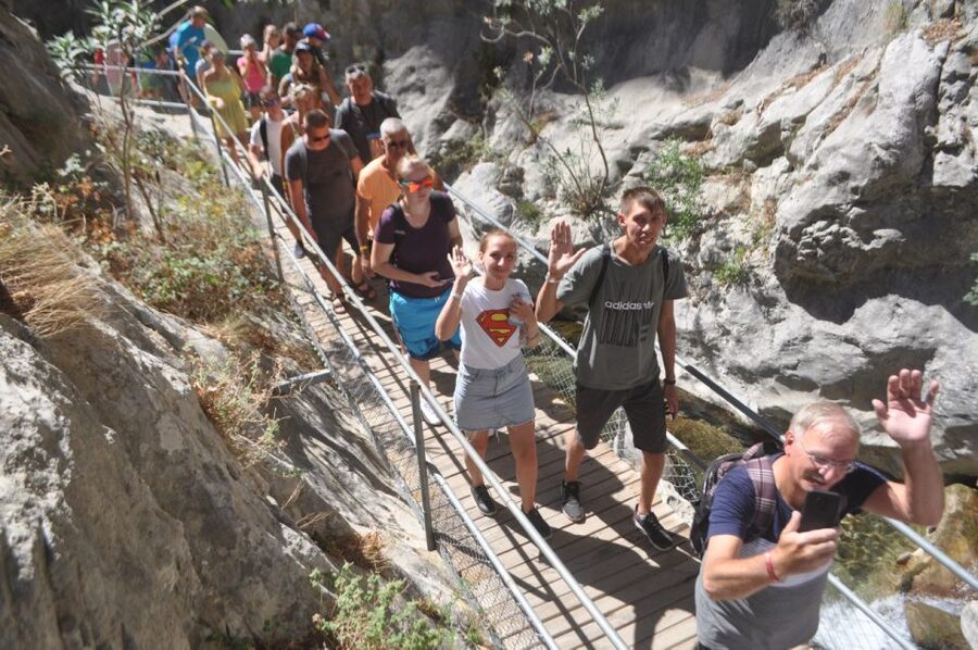 Side: Green Lake Boat Tour, Swimming, and Oymapinar Dam - Guides that can make or break the experience