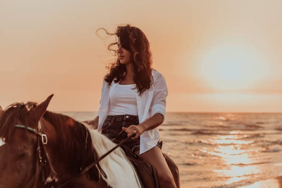 Side: Horseback Riding Tour in Nature - The 2-Hour Flow: Pickup, a Side Photo Stop, Then Out to the Coast
