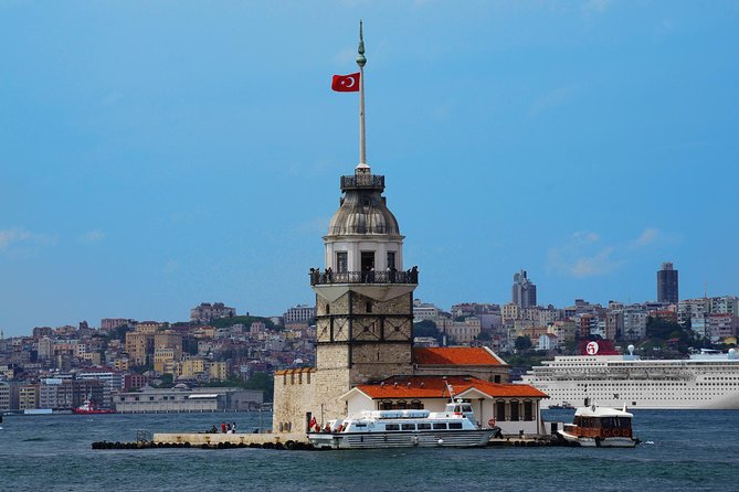 Small Group Full-Day Istanbul: Old City, Bosphorus Cruise & Lunch - Lunch break in Istanbul: a proper 3-course reset